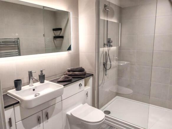 2 bed Apartment to rent Image 7
