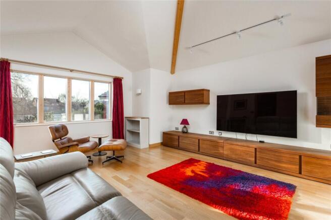4 bed Detached for sale Image 6