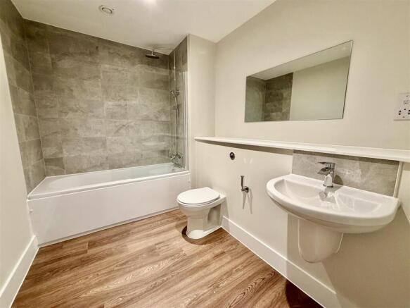 1 bed Apartment to rent Image 8