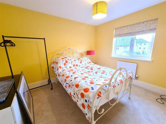 4 bed Detached to rent Image 9