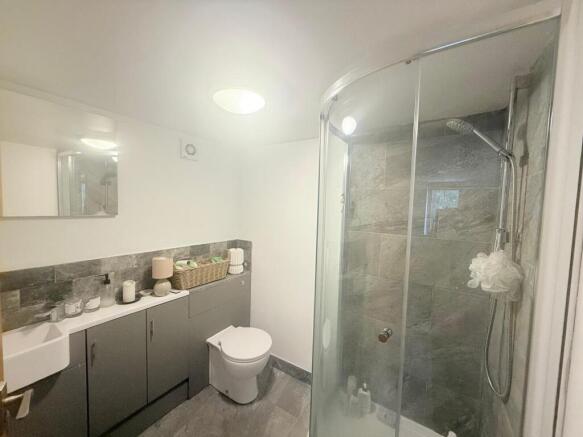 1 bed House to rent Image 6