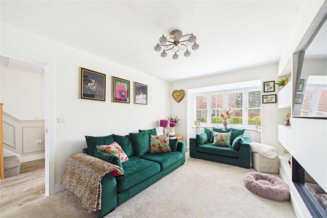 4 bed Detached for sale Image 3