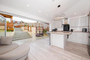 29, Forest Hills, Camberley GU15 3NN