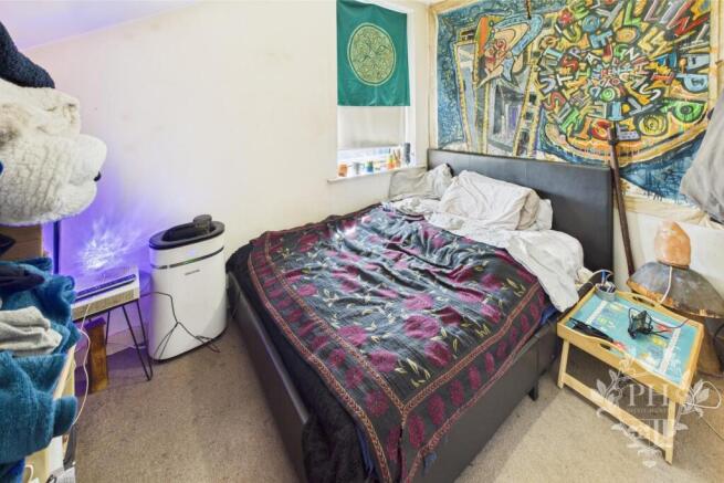 2 bed Apartment for sale Image 4