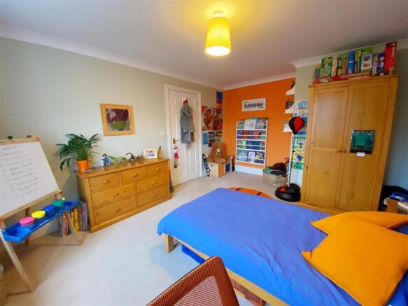 Bedroom 3 pic 3.jpg
