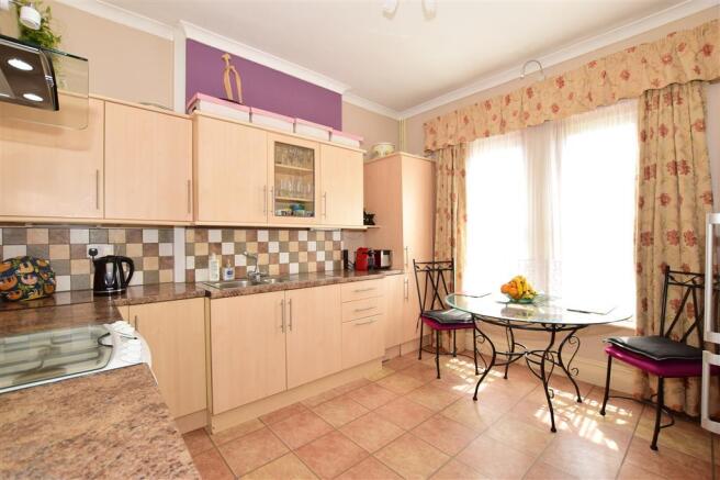 Kitchen/ Dining Room