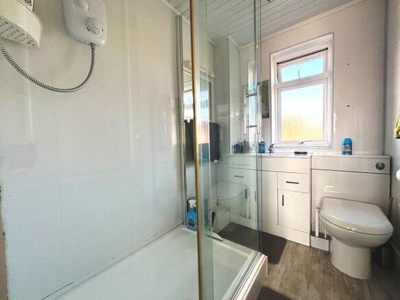 Ensuite.JPG