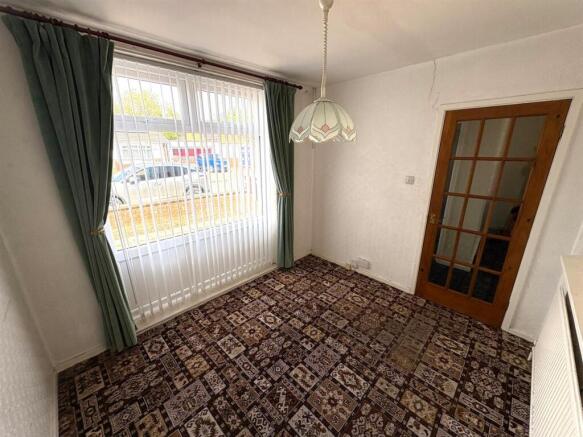4 bed Semi-Detached for sale Image 6