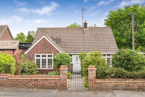 Riverside Close, Liss, Hampshire