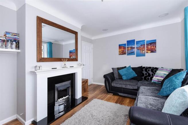 Living Room1.jpg