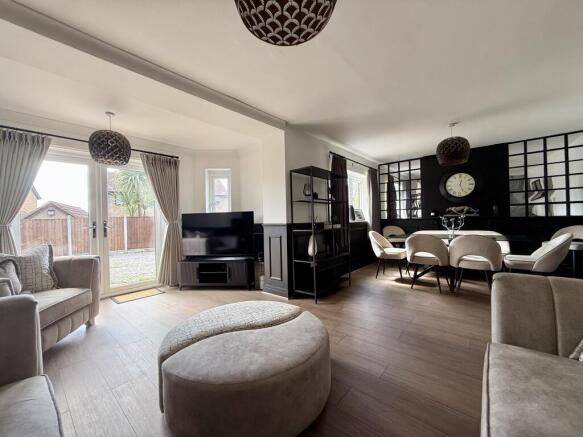 4 bed Detached to rent Image 6