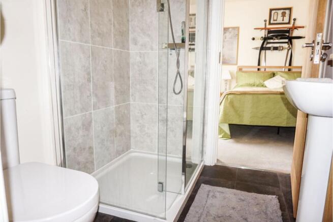Jack & Jill En-suite