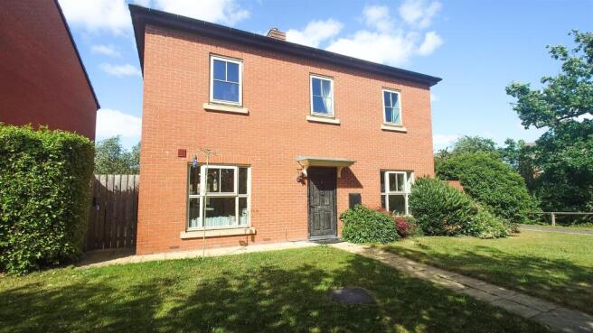 4 bed Detached for sale in doncaster