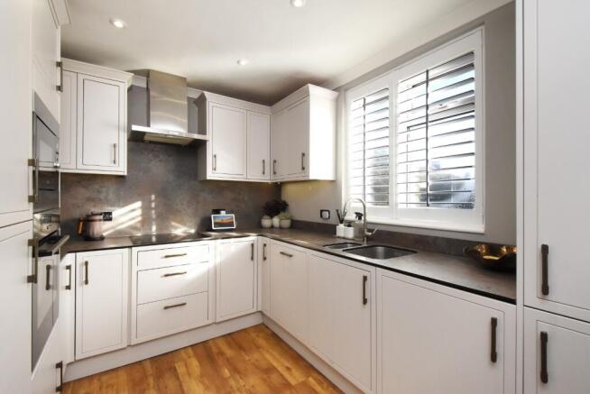 Manor Way, Bromley, Kent, BR2 photo 4
