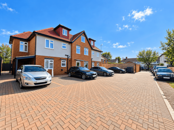 2 Bed Furnished Flat