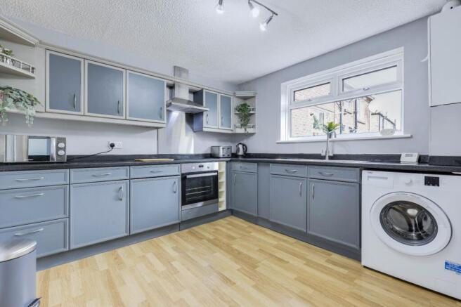 2 bed Semi-Detached for sale Image 5