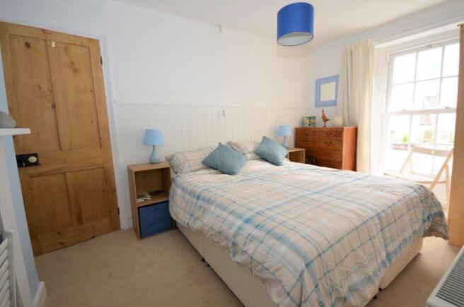 BEDROOM 2