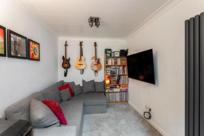 4 bed Semi-Detached for sale Image 9