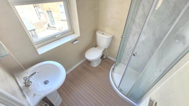 1 bed Flat to rent Image 6