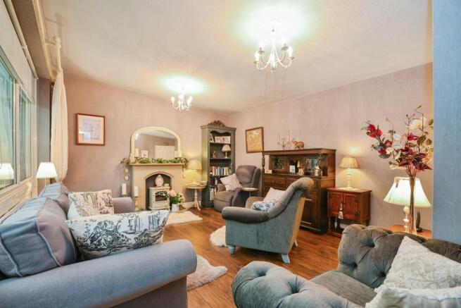 2 bed Semi-Detached Bungalow for sale Image 5