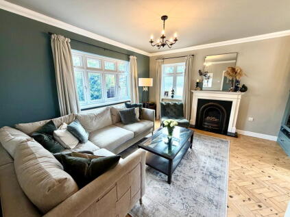 A Beautifully Presented Detached Character Home In Wigmore - Maidstone Road