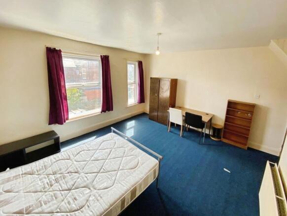 4 bed Terraced to rent Image 11