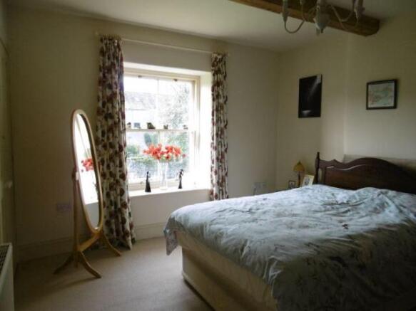 BEDROOM 2