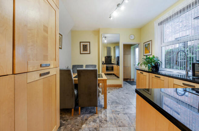 1388311-10-693951...