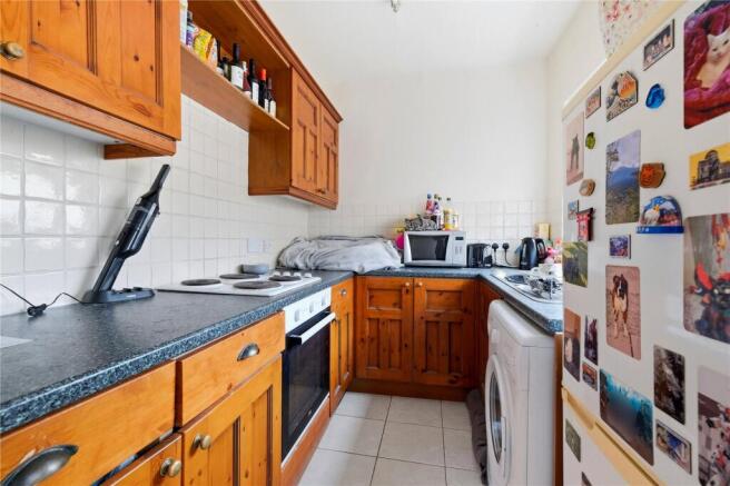 3 bed Terraced to rent Image 5