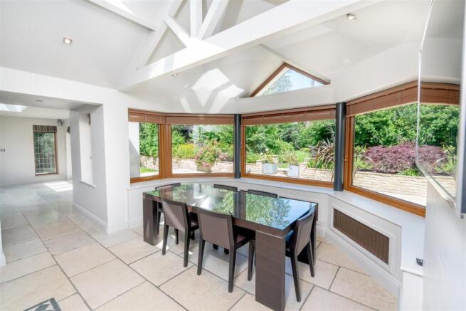 7 bed Detached for sale Image 7