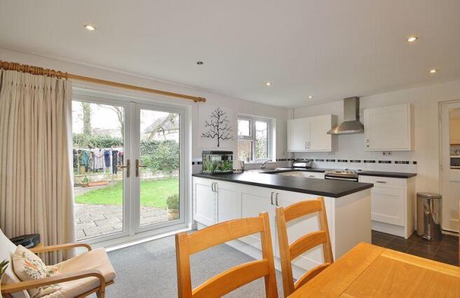 Kitchen/Dining...