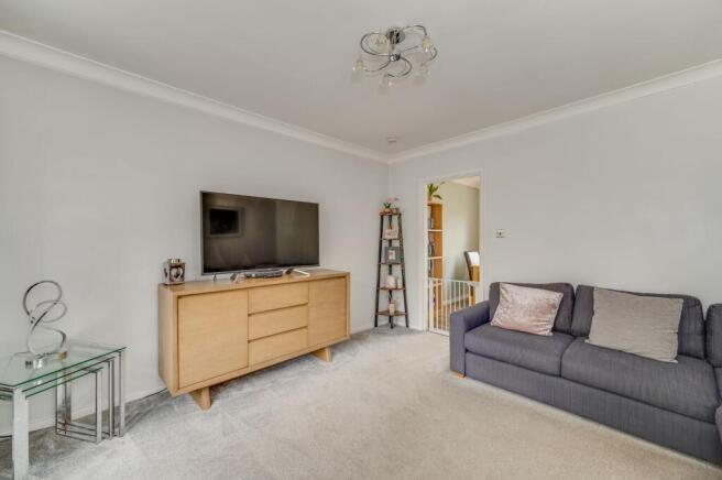 3 bed Semi-Detached for sale Image 8