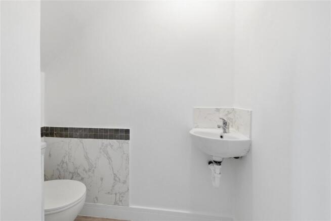 4 bed Detached for sale Image 10