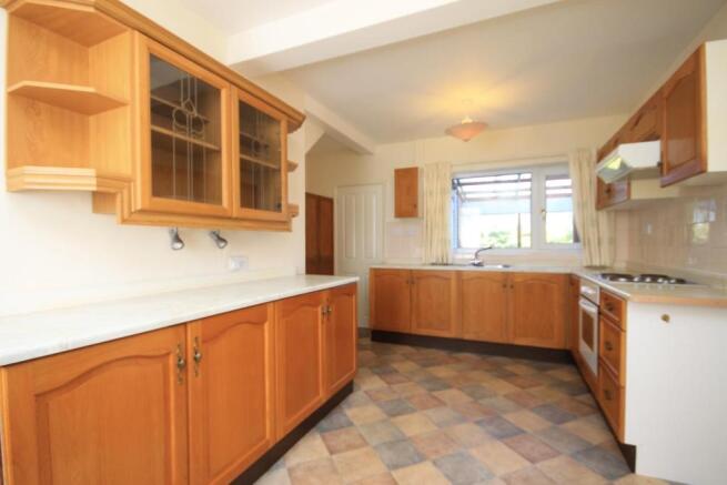 FITTED KITCHEN