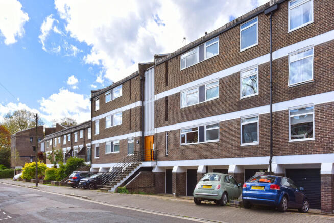 8 Skipworth Road ...