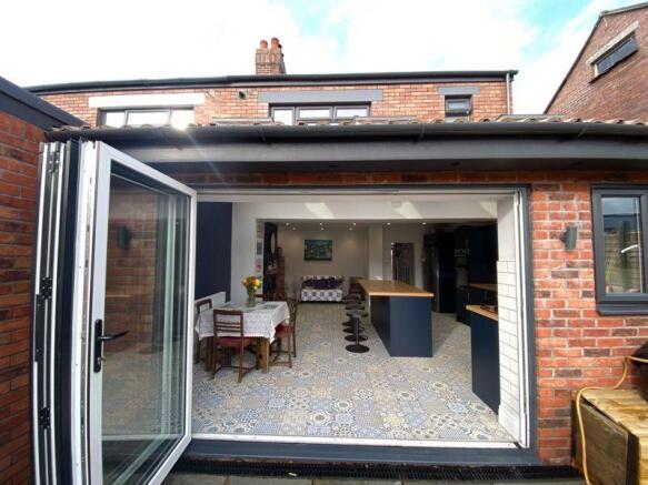 Bi folds