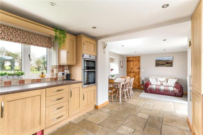 3 bed Detached for sale Image 4