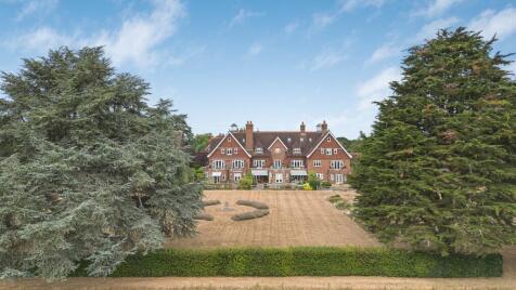Eyhurst Park, Outwood Lane, Kingswood, Tadworth, KT20