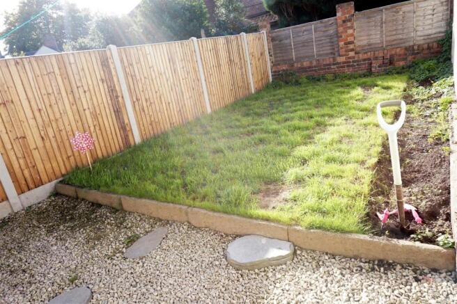 LANDSCAPED REAR GARD