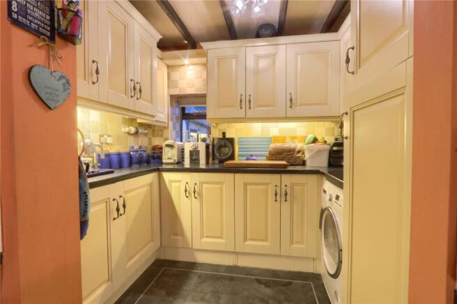4 bed Terraced for sale Image 8