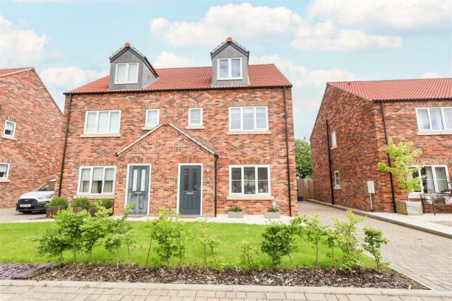 4 bed Semi-Detached for sale in thirsk