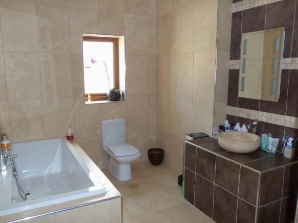 Master Suite & Bathroom
