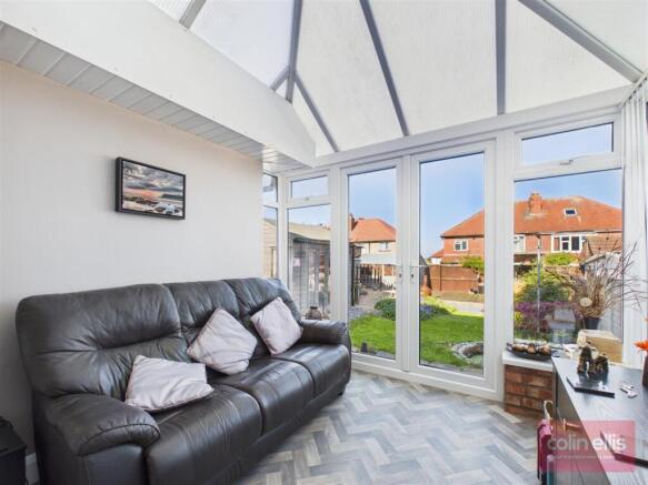 3 bed Semi-Detached for sale Image 6