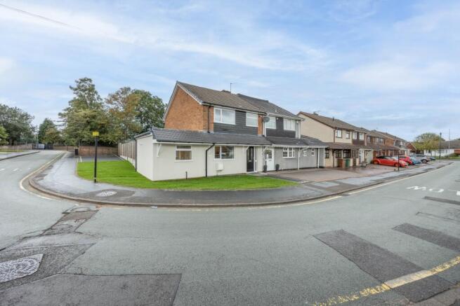 16 Castle Drive-17