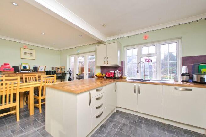 Kitchen/Dining...