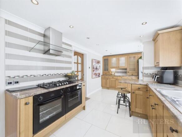 4 bed Detached for sale Image 9