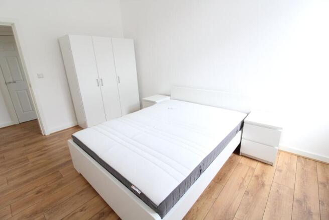 2 bed Apartment to rent Image 9