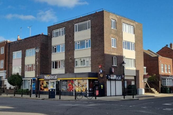 3-bed flat on Old Portsmouth, Hampshire, £300,000