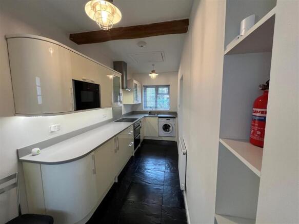 Kitchen 3.jpg