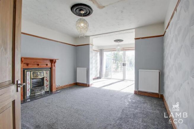 SITTING/DINING ROOM